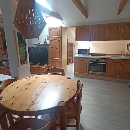 Haus Pieschl 아파트 Pertitschach